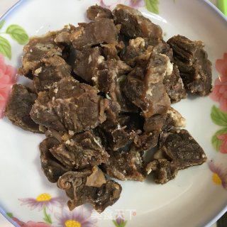 杏鲍菇烧牛腩的做法步骤：1