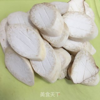 杏鲍菇烧牛腩的做法步骤：2