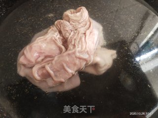 葱段炒猪肚丝儿的做法步骤：2