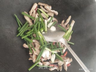 葱段炒猪肚丝儿的做法步骤：10