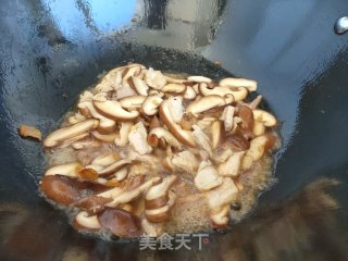 肉炒香菇芹菜的做法步骤：7