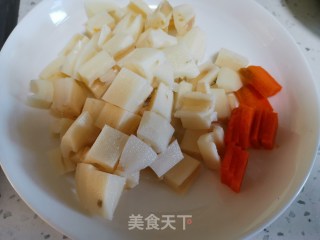 酸辣藕丁的做法步骤：2