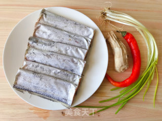 清蒸带鱼的做法步骤：1