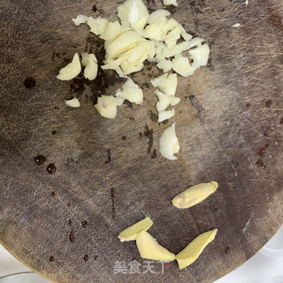 胡萝卜焖鸡翅的做法步骤：3