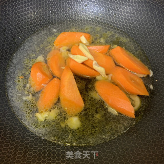 胡萝卜焖鸡翅的做法步骤：6