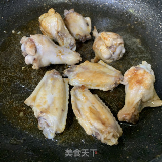 胡萝卜焖鸡翅的做法步骤：7
