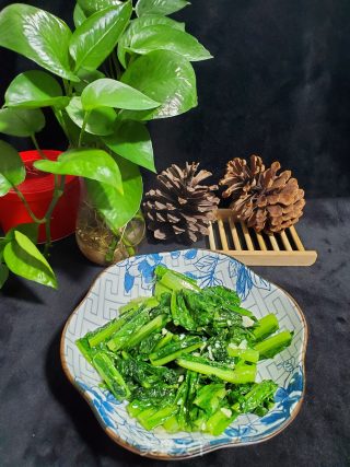 蒜末炒甜麦菜的做法步骤：6