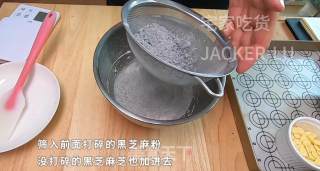 黑芝麻奶油夹心饼干，美味小甜品，颜值超高，非常适合做小礼盒哦！的做法步骤：3