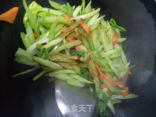 炒芹菜的做法步骤：4
