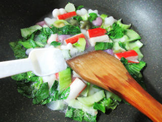 青菜蟹味棒花色年糕的做法步骤：7