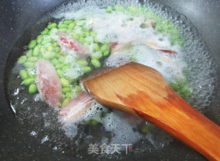粉皮毛豆肉煮腊鸭腿的做法步骤：4