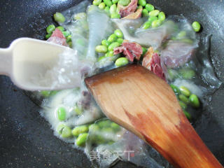 粉皮毛豆肉煮腊鸭腿的做法步骤：7