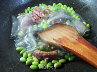 粉皮毛豆肉煮腊鸭腿的做法步骤：8