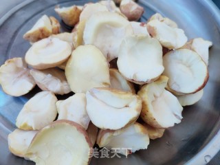 板栗烧猪蹄的做法步骤：4