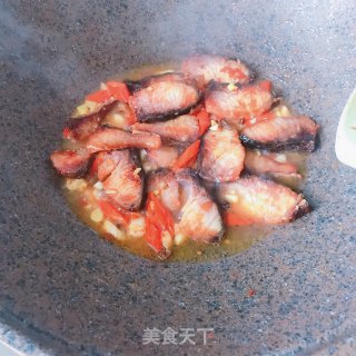 煎腊鱼块的做法步骤：6