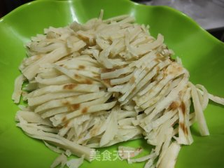 肉丝蔬菜炒饼的做法步骤：4