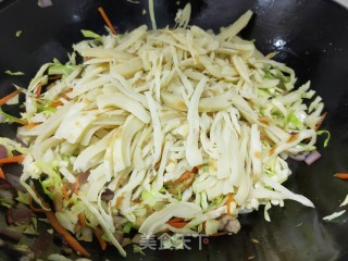 肉丝蔬菜炒饼的做法步骤：12