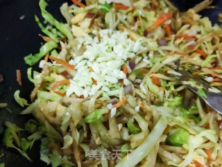 肉丝蔬菜炒饼的做法步骤：15
