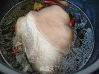 红焖肘子的做法步骤：4