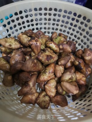 水煮菱角的做法步骤：1