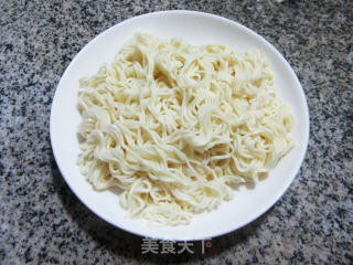 酸奶拌波纹面的做法步骤：3
