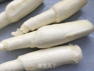 油焖茭白的做法步骤：1