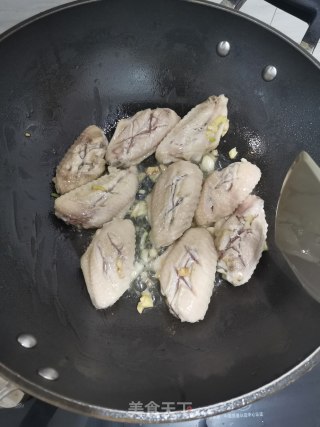 啤酒烧鸡翅的做法步骤：3