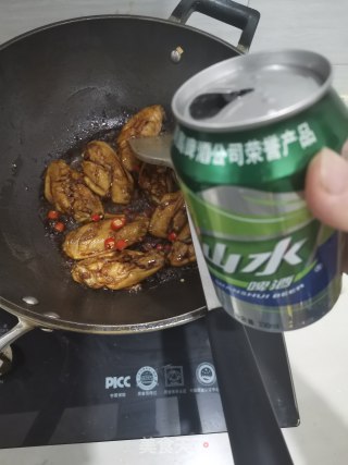 啤酒烧鸡翅的做法步骤：9