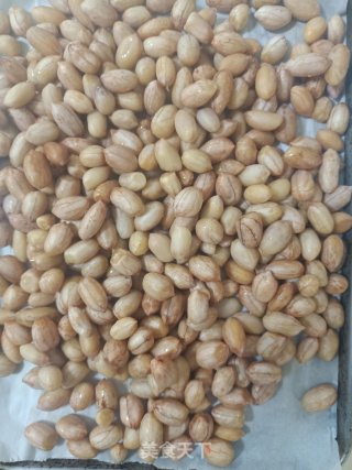 蒜香花生米的做法步骤：4