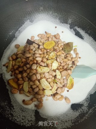 蒜香花生米的做法步骤：10