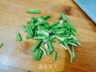 西红柿蛋汤的做法步骤：2