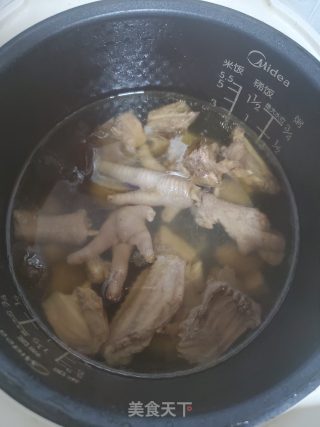 橄榄黑木耳炖鸡汤的做法步骤：6