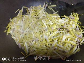 肉末炒蒜黄的做法步骤：6