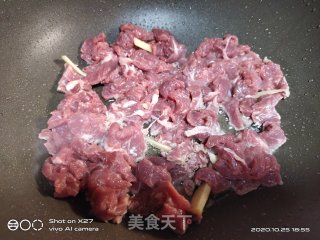 牛肉炒白芸豆的做法步骤：3