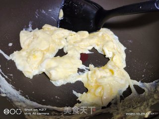 木耳炒鸡蛋的做法步骤：4