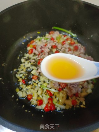 香辣肉末茄子焖面的做法步骤：4