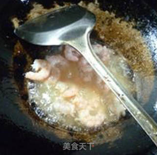 豆瓣酱虾仁炒饭的做法步骤：5