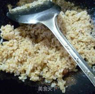 豆瓣酱虾仁炒饭的做法步骤：8