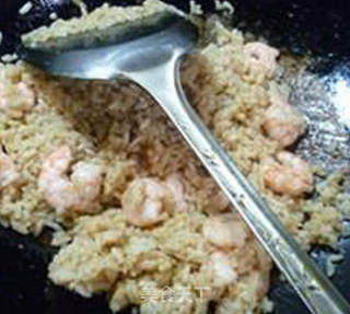 豆瓣酱虾仁炒饭的做法步骤：9