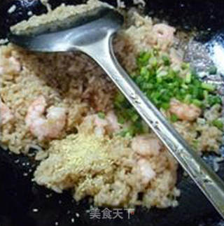 豆瓣酱虾仁炒饭的做法步骤：10