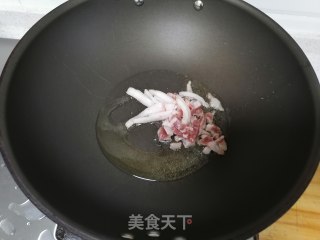 蒜黄炒肉丝的做法步骤：2