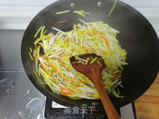蒜黄炒肉丝的做法步骤：5