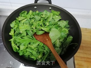 素炒茼蒿的做法步骤：4