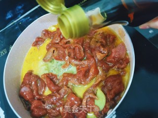 彩椒炒牛柳的做法步骤：6