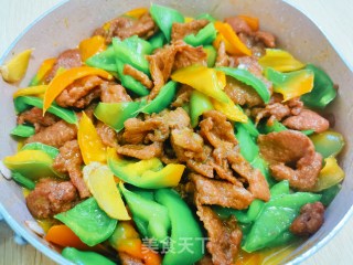彩椒炒牛柳的做法步骤：9