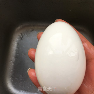 茭白炒鹅蛋的做法步骤：1