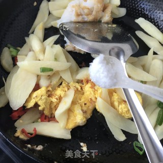 茭白炒鹅蛋的做法步骤：17