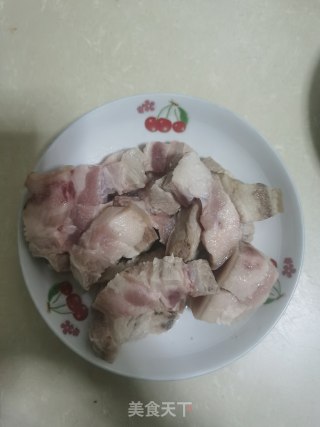 红烧肉的做法步骤：1