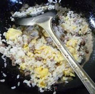 鸡蛋牛肉末炒饭的做法步骤：9