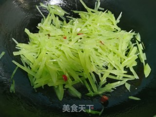 炒莴笋丝的做法步骤：3